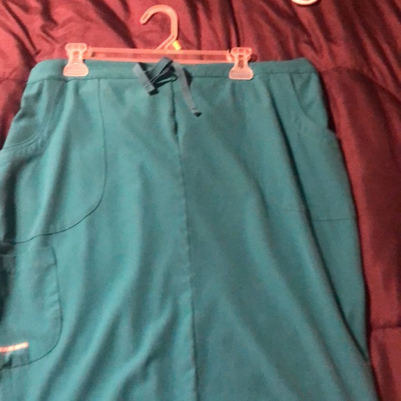 Scrub skirt - Picture 1 of 5